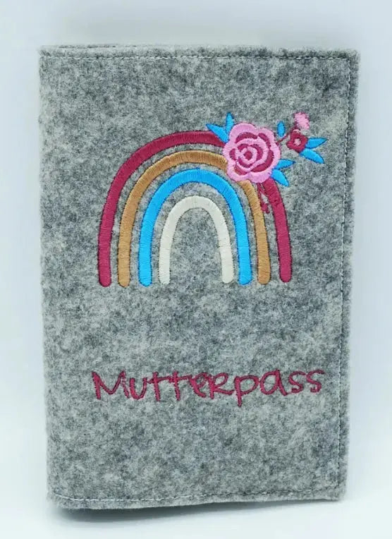 Mutterpasshülle Filz bestickt Regenbogen | Personalisiert mit Namen Mein Shop