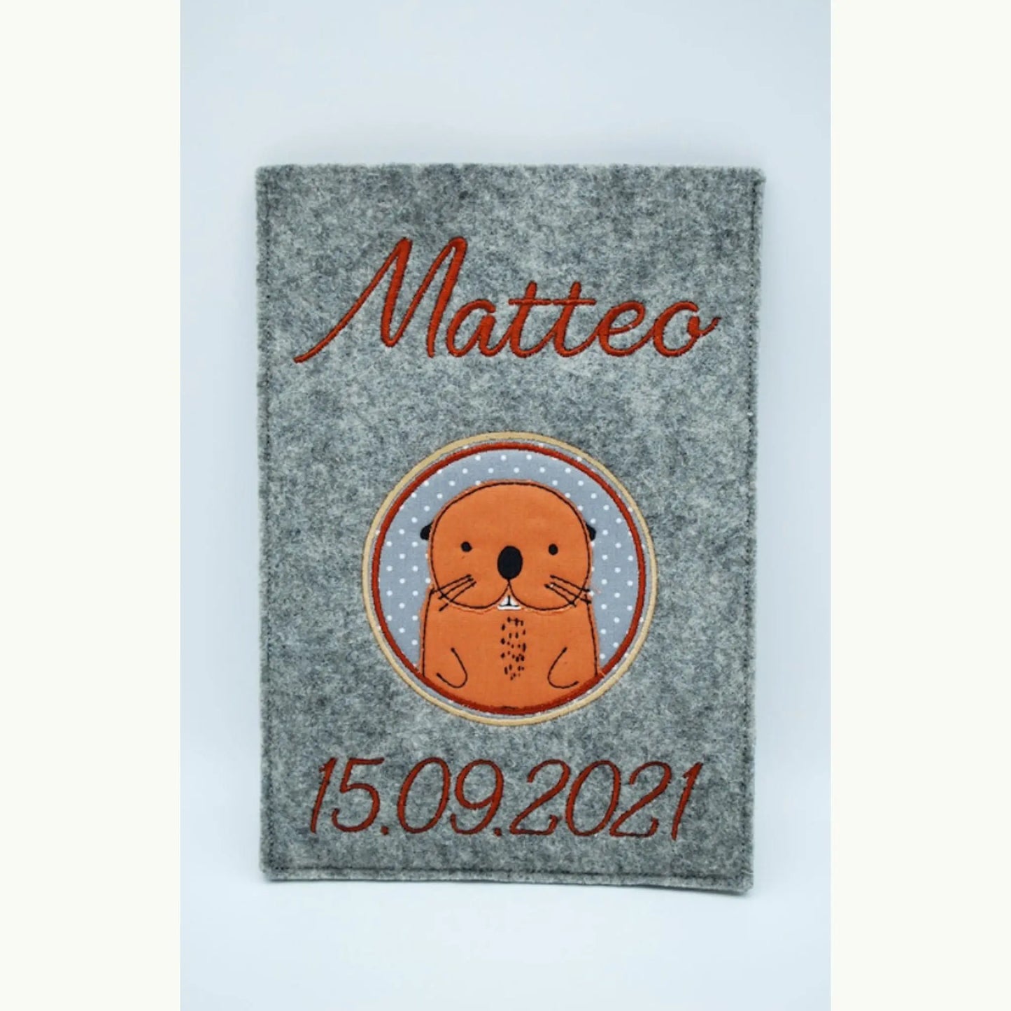 U-Hefthülle aus Filz „Biber“ – bestickt & personalisiert Mein Shop