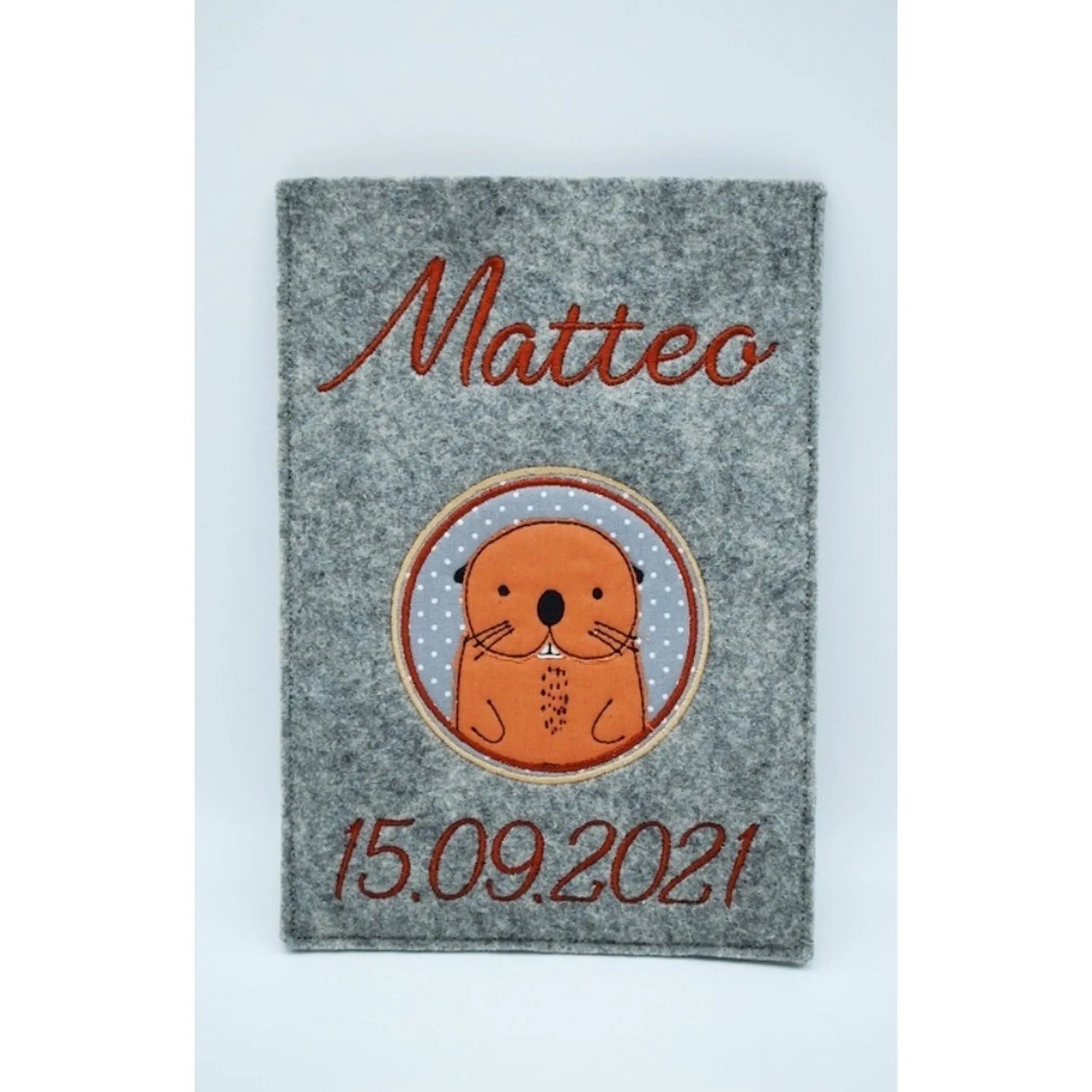 U-Hefthülle aus Filz „Biber“ – bestickt & personalisiert Mein Shop