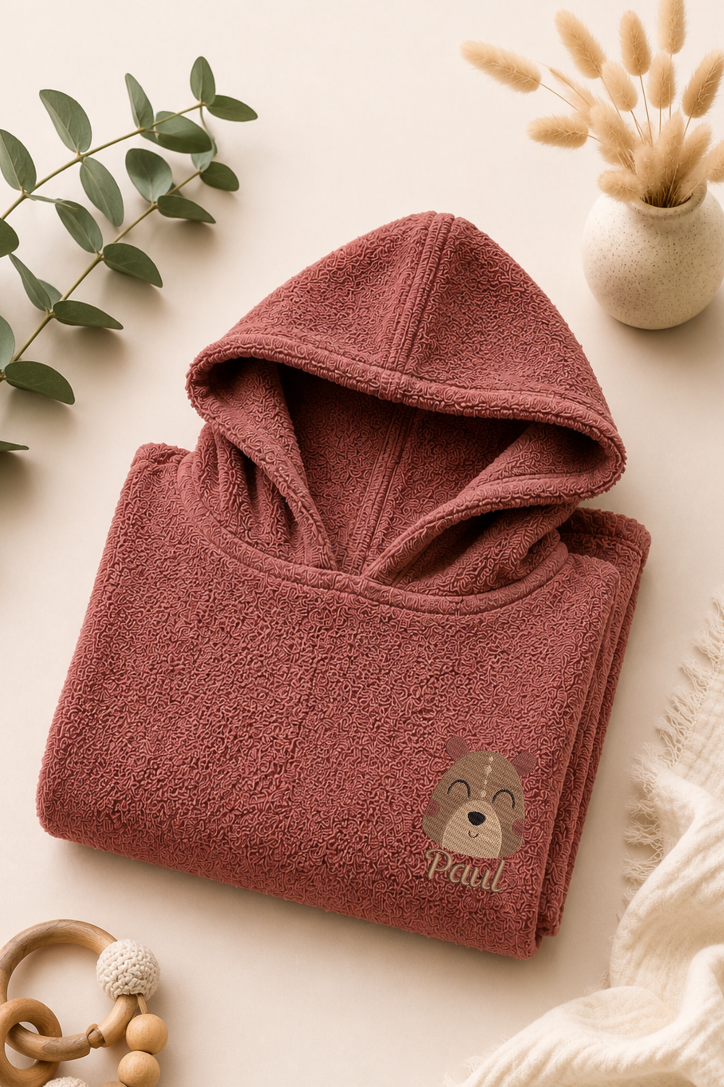Badeponcho in old pink bestickt mit Boho Bär