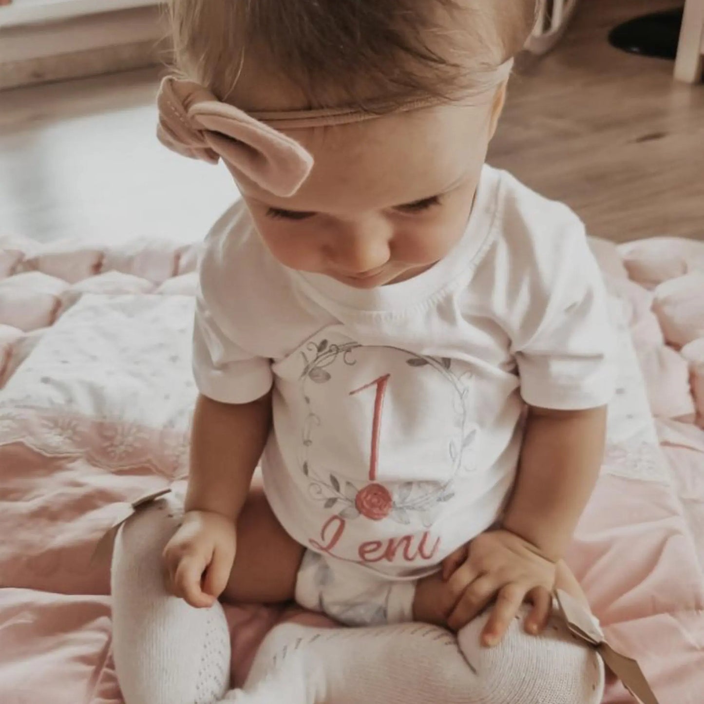 Personalisiertes Geburtstagsshirt und Zahlenshirt bestickt mit Name edel und floral