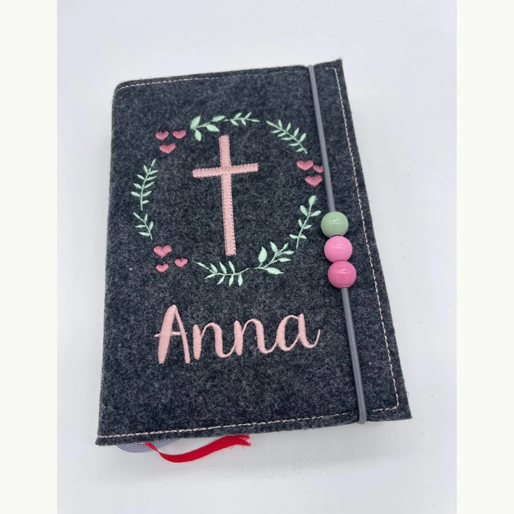Gotteslobhülle Blumenkranz bestickt mit Namen