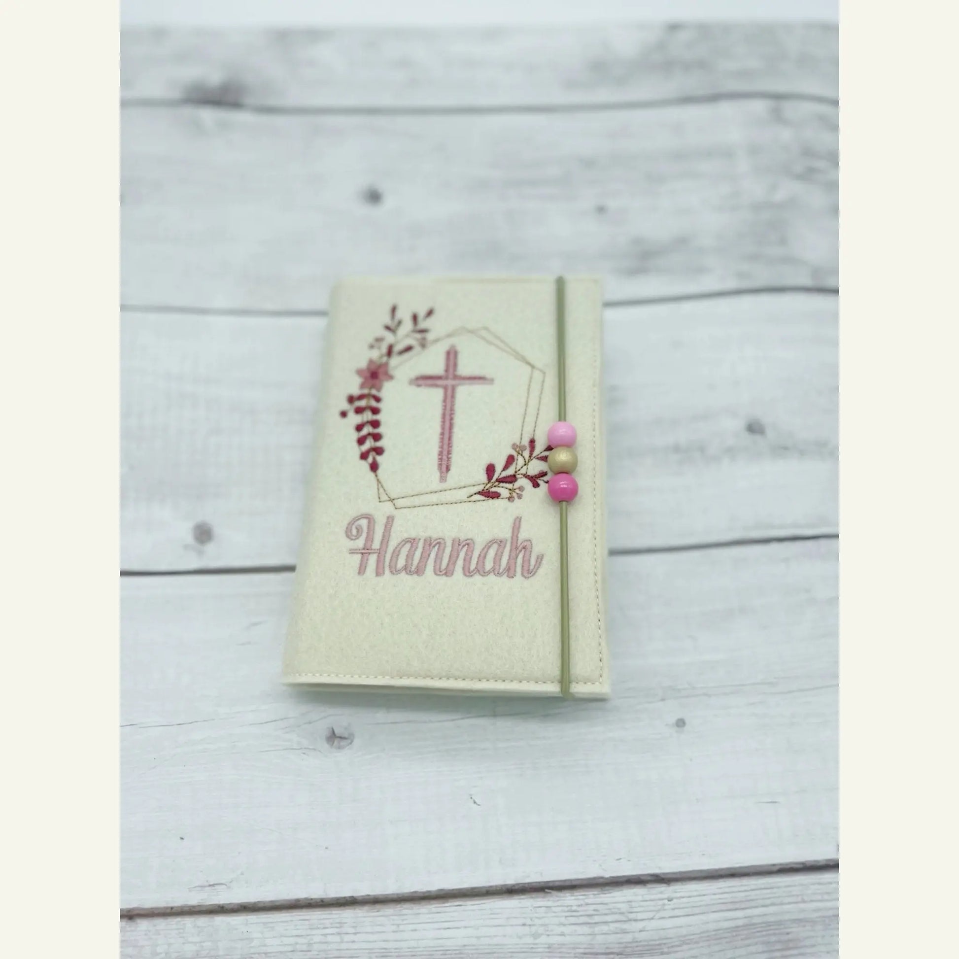 Gotteslobhülle Blumenrahmen Filz creme Stickfarbe altrosa/gold mit Gummi und Perlen