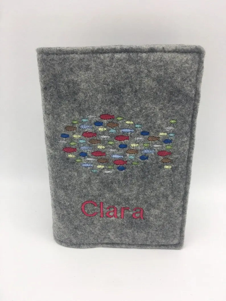 Gotteslobhülle grau meliert aus Filz viele Fische bestickt