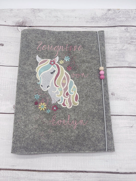 Zeugnishülle mit Pferd Filzeinband Geschenk Schulanfang personalisiert verschiedene Motive für Mädchen Erstklässler Froillein Winter