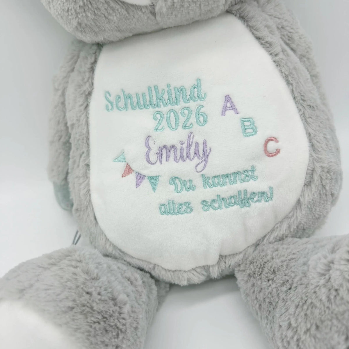 Detailansicht besticktes Kuscheltier